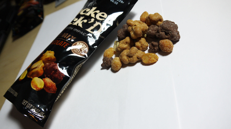 Illustration for article titled Cracker Jack'D : The Snacktaku Review